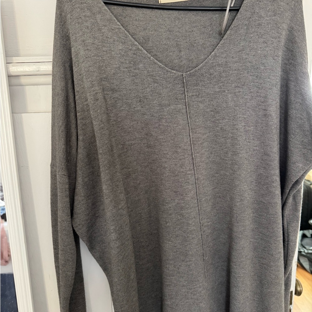 Elegant Gray Women's Sweater